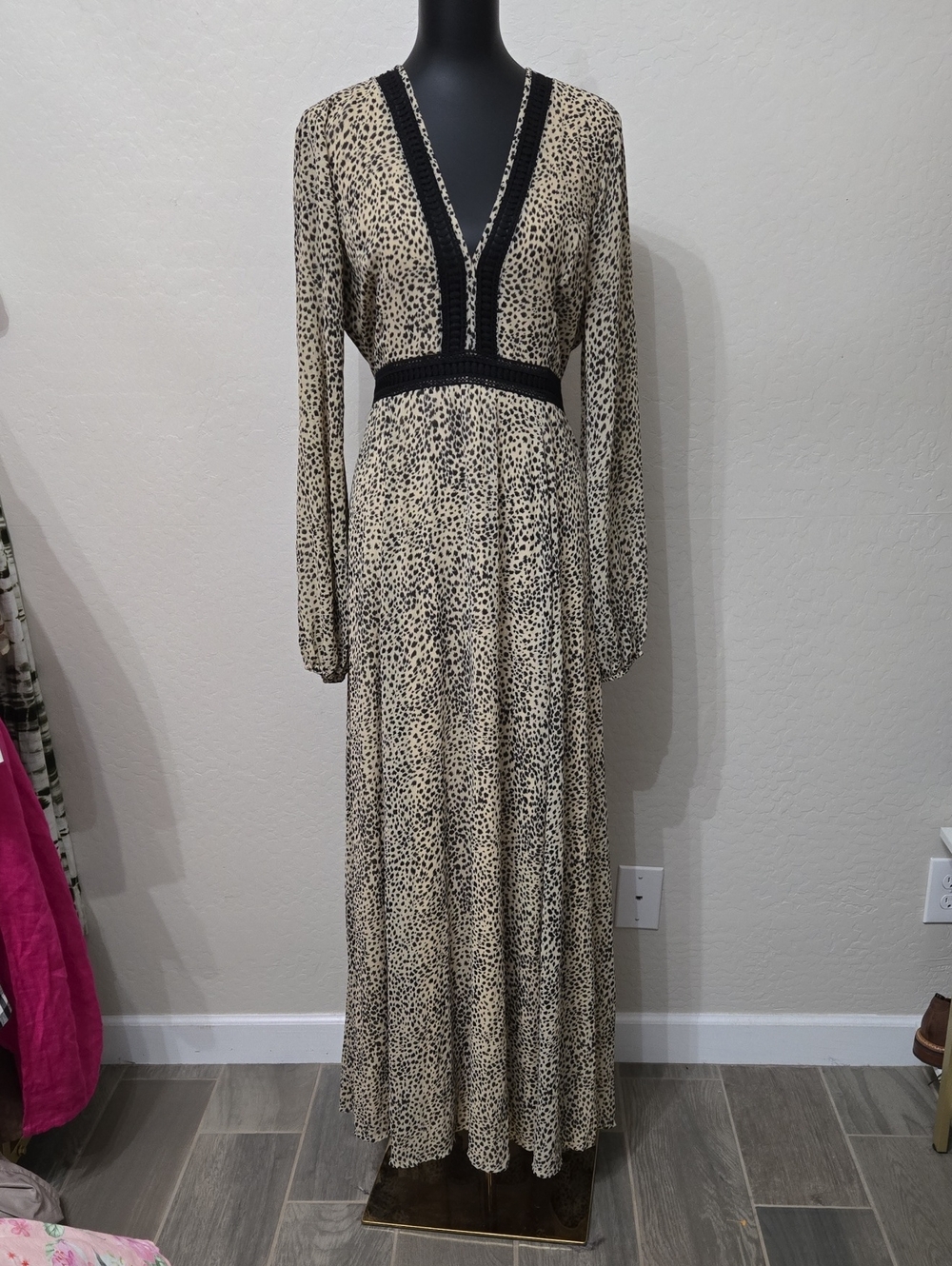Baltic Born Cha Cha Print V Neckline Empire Waisr Cream Black Size XL